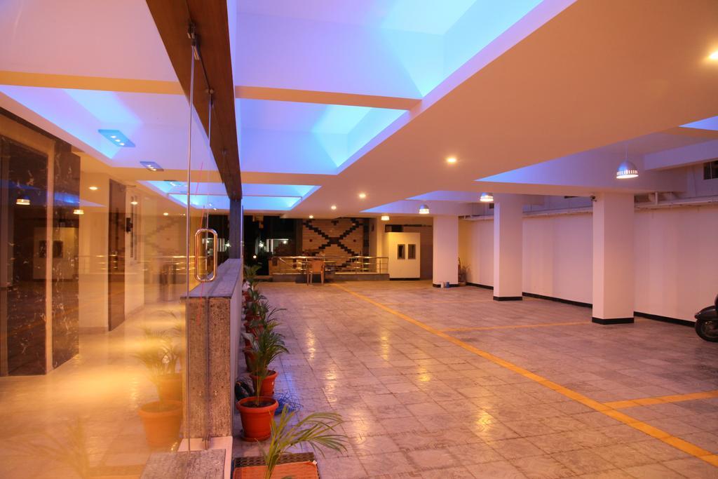 Hotel Le Grand Coimbatore Exterior photo